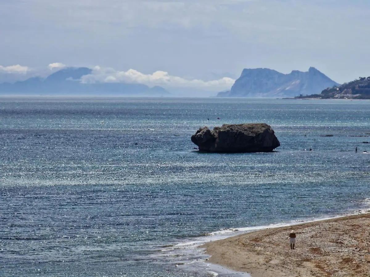 Beachfront, Top Floor Corner 2-Bed, Estepona Paseo Apartment