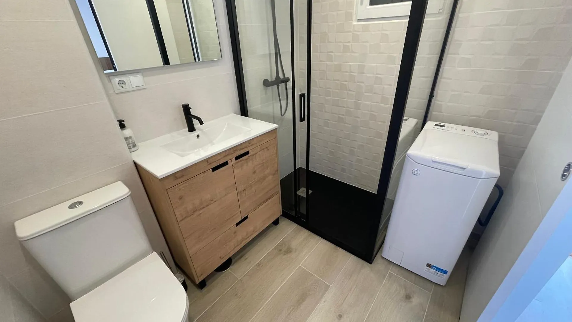 Apartmán Beachfront, Top Floor Corner 2-Bed, Estepona Paseo 0*,  Španělsko