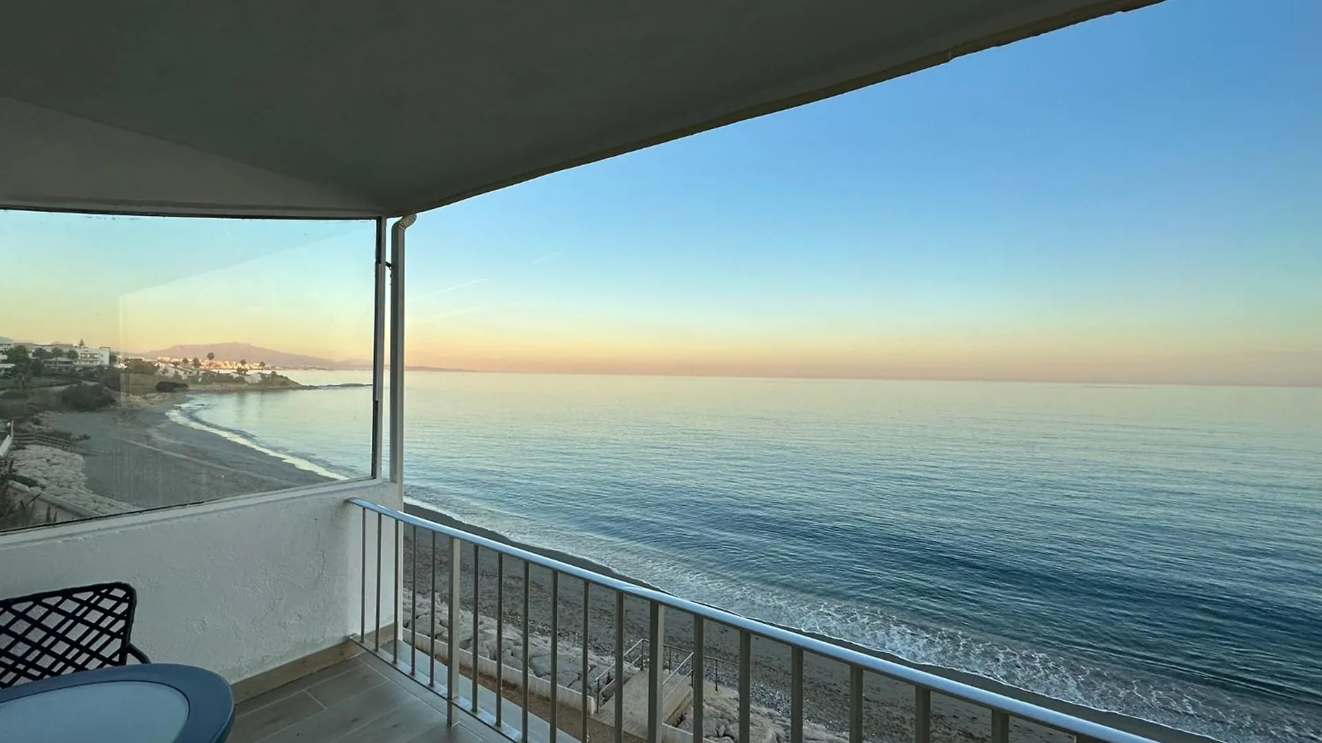 Apartmán Beachfront, Top Floor Corner 2-Bed, Estepona Paseo